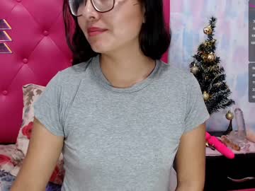 xxxx รุ่น ใหญ่ Flexible teen hottie with ideal body bounds on cock