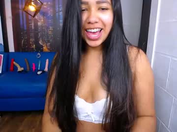 หี ใญ่ Latina First Timer fucks on camera  loves it 