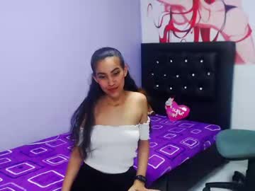 เกาหลี นม ใหญ่ Pretty babe with nut brown hair jiggles boobs while jumping on dick